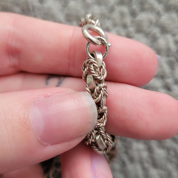Fancy sterling silver Byzantine bracelet - Picture 3 of 4
